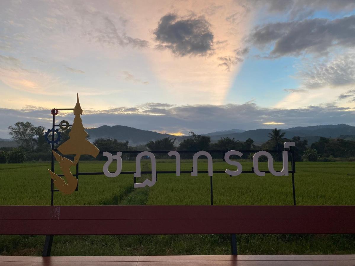 Chadaporn Mae Chaem Hotel Екстериор снимка